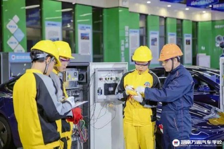 今年高考人數(shù)突破1342萬，復(fù)讀生413萬，預(yù)計900萬考生無緣本科......