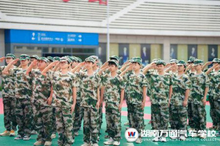 軍訓進行時｜熱情！熱血！→圖擊耀眼時刻