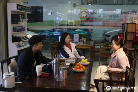 工作6年,從職校畢業(yè)生蝶變連鎖企業(yè)門(mén)店掌舵人!
