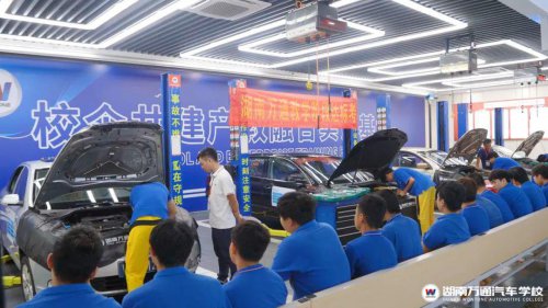 國(guó)家支持的新能源汽車產(chǎn)業(yè),在湖南省內(nèi)去哪里學(xué)更專業(yè)?
