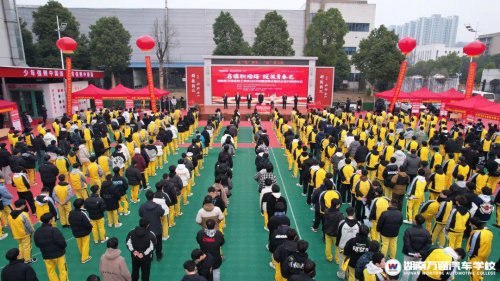 百余家企業(yè)齊聚納才,畢業(yè)生offer拿到手軟!湖南萬(wàn)通春季大型校園招聘會(huì)圓滿舉辦