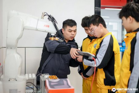 湖南汽車(chē)技工學(xué)校_汽車(chē)維修_汽車(chē)學(xué)校新聞